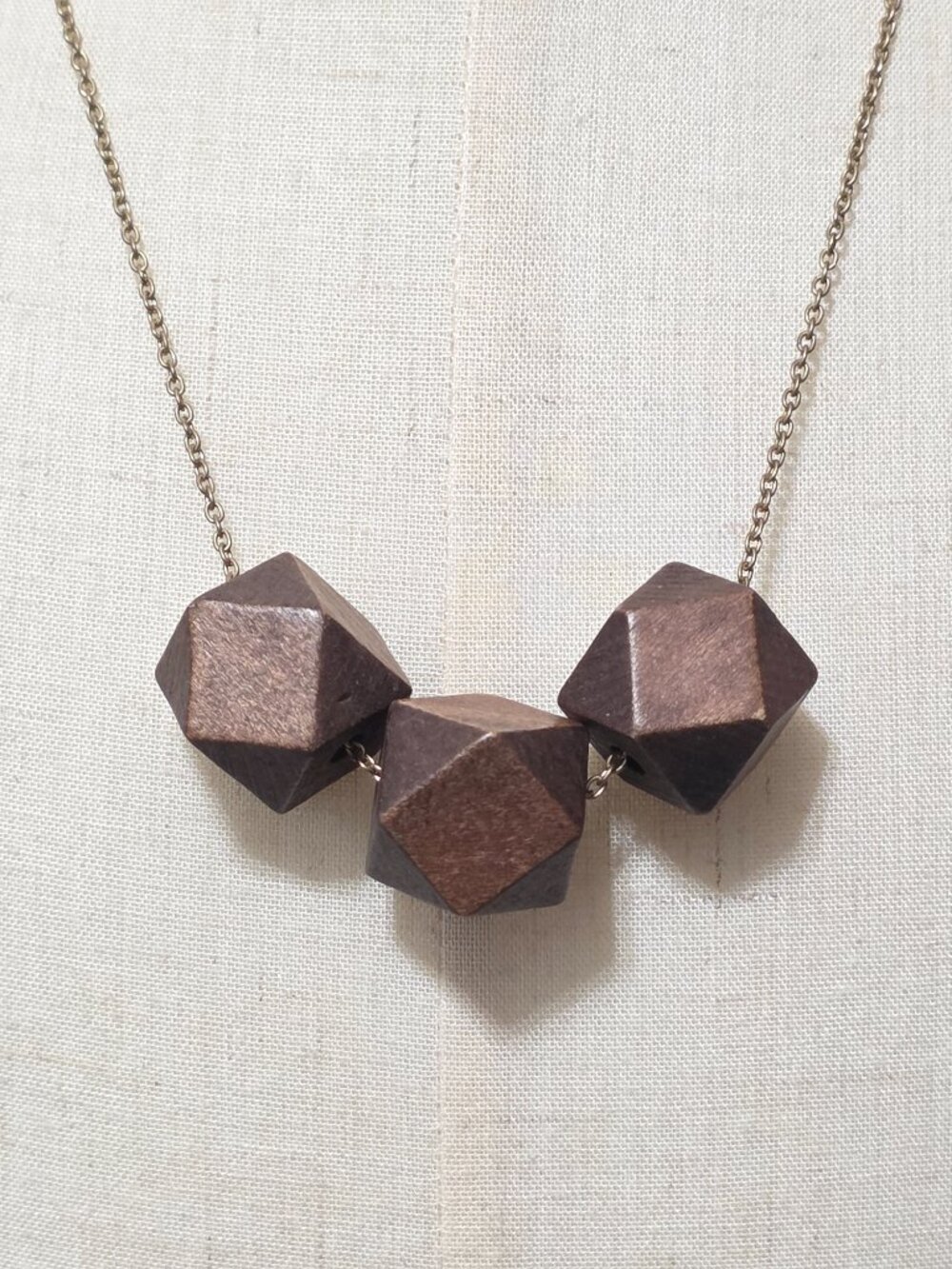 Wood necklace - Picture 2 of 6